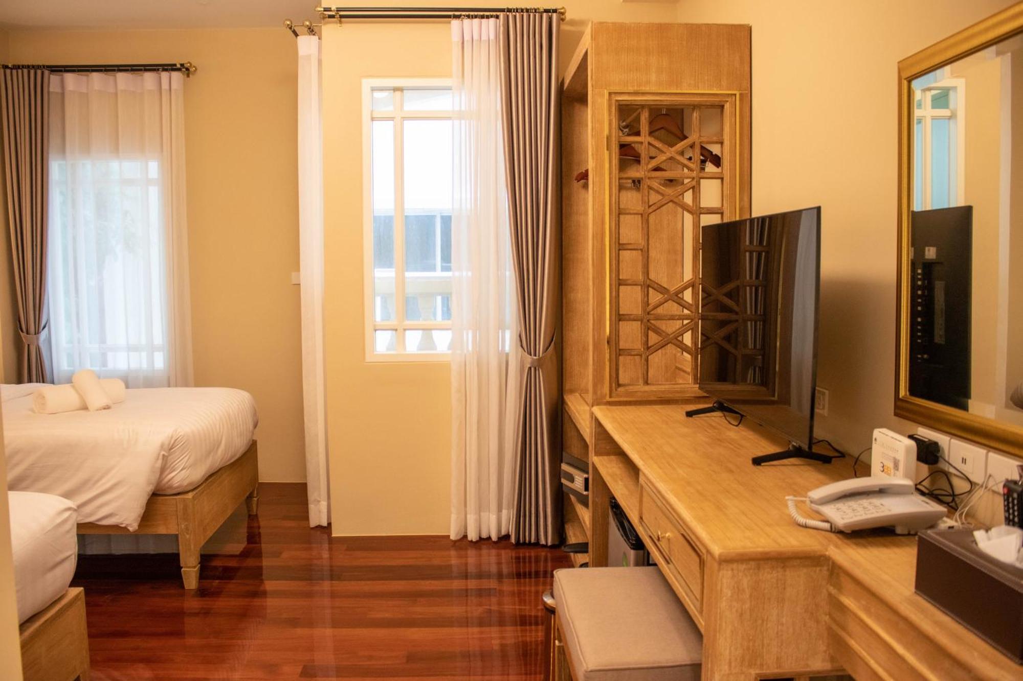 Siri Ratchadamnoen Bangkok Hotel ภายนอก รูปภาพ